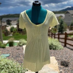 NWT Banana Republic Tee - Lightweight Flutter Sleeve - color citron - size small